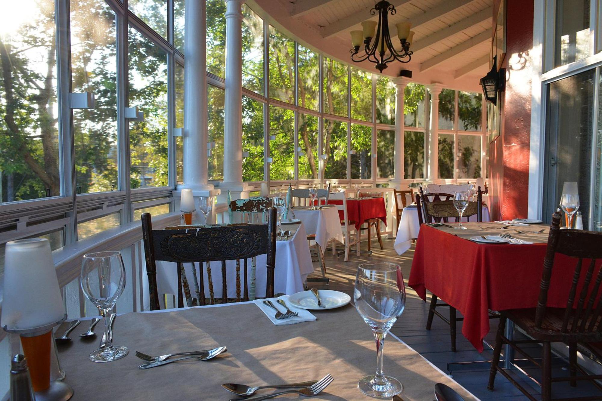 Auberge De La Tour Du Lac Sainte-Agathe-des-Monts Exterior photo