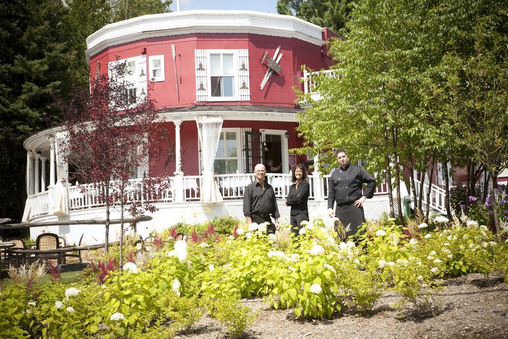 Auberge De La Tour Du Lac Sainte-Agathe-des-Monts Exterior photo
